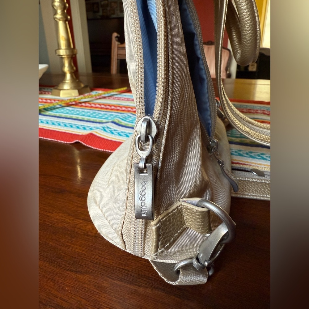 Baggallini Metro Backpack - image 8